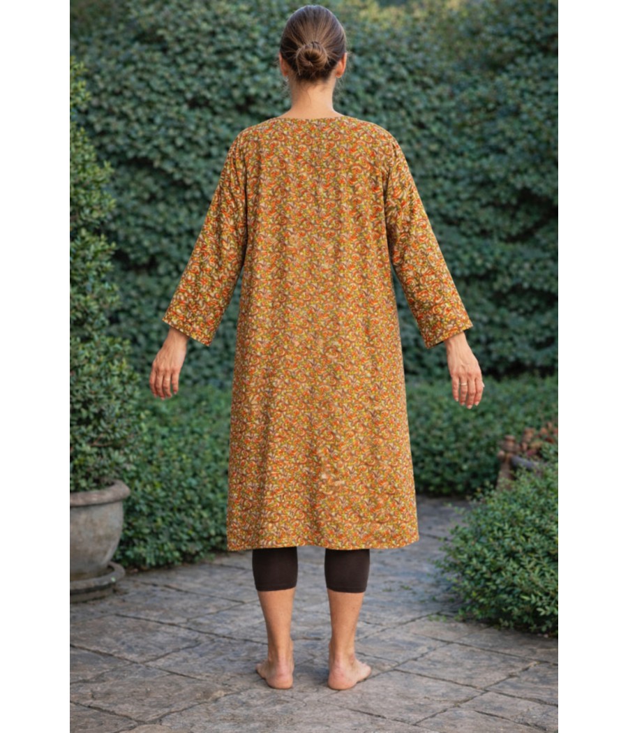 zloty plaszcz jedwany